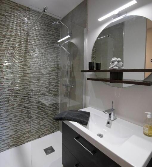 Номер Стандарт с Гидромассажем, Le Demeure De Poulpican Chambre La Grotte Jacuzzi Charme Romantique Terrasse Privée 300m Plage Et Re