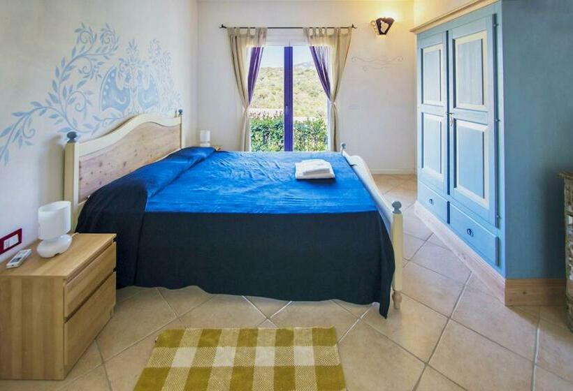 Апартаменты 2 Спальни, Residence Con Piscina A 4 Km Da Baja Sardinia