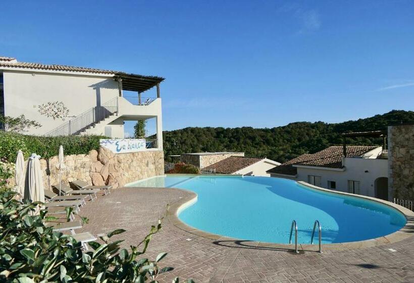 Апартаменты 1 Спальня Вид на Море, Residence Con Piscina A 4 Km Da Baja Sardinia