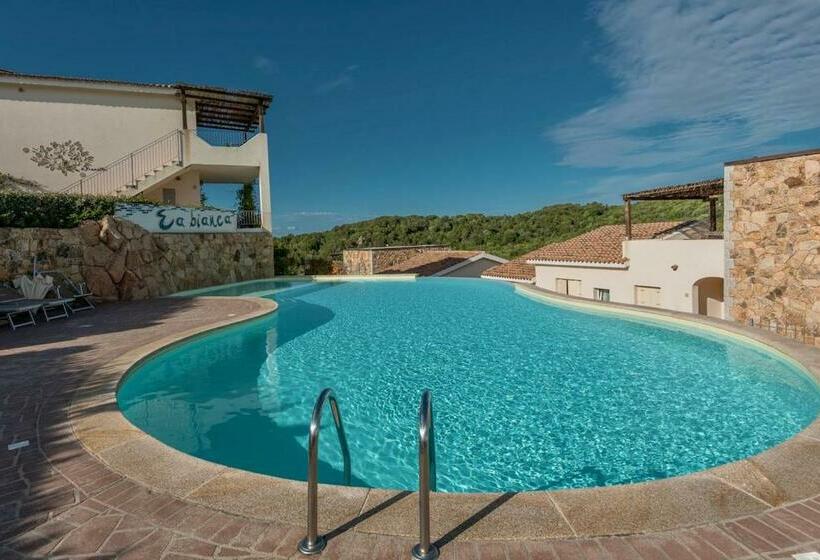 Студия Стандарт, Residence Con Piscina A 4 Km Da Baja Sardinia