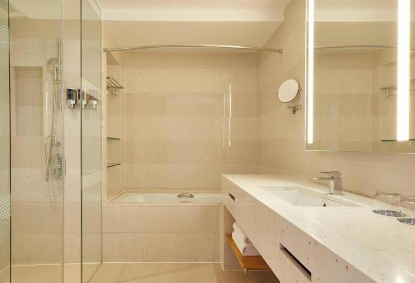 Люкс Кровать Кинг, Four Points By Sheraton Shenzhou Peninsula Resort