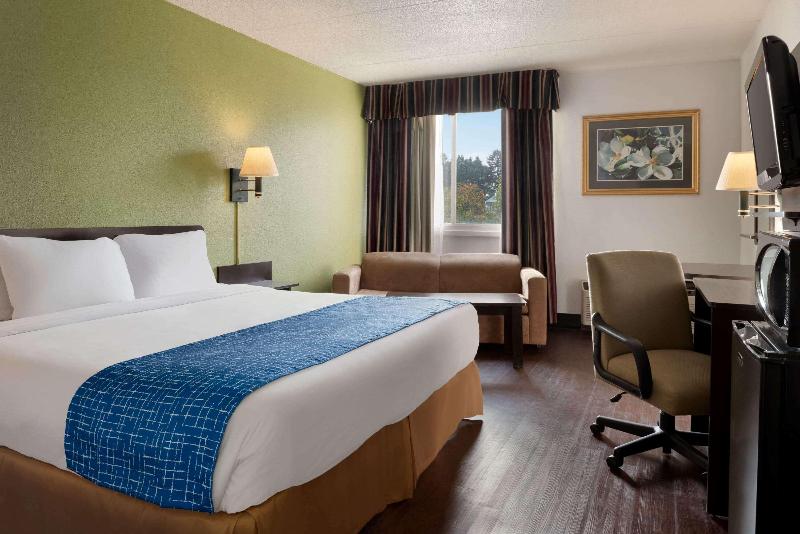 Номер Deluxe Кровать Кинг, Hilton Southampton   Utilita Bowl