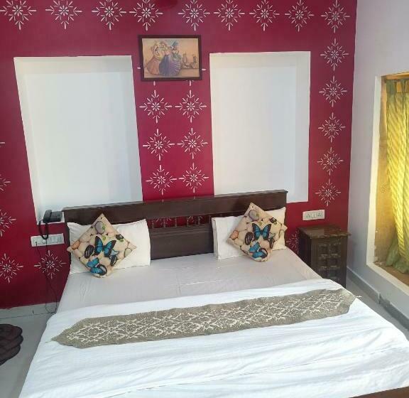 Quarto Deluxe, Golden Tulip Jaisalmer