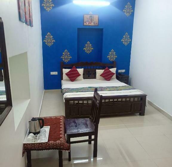 Quarto Deluxe, Golden Tulip Jaisalmer