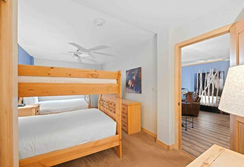 Апартаменты Deluxe 1 Спальня, St James Place By East West Hospitality