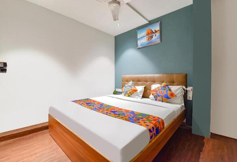 デラックスルーム, Fabhotel Nidhivan, Udhna Junction