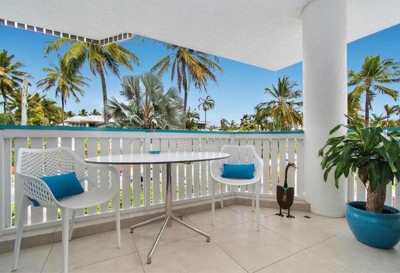 Студия Superior, By The Sea Port Douglas