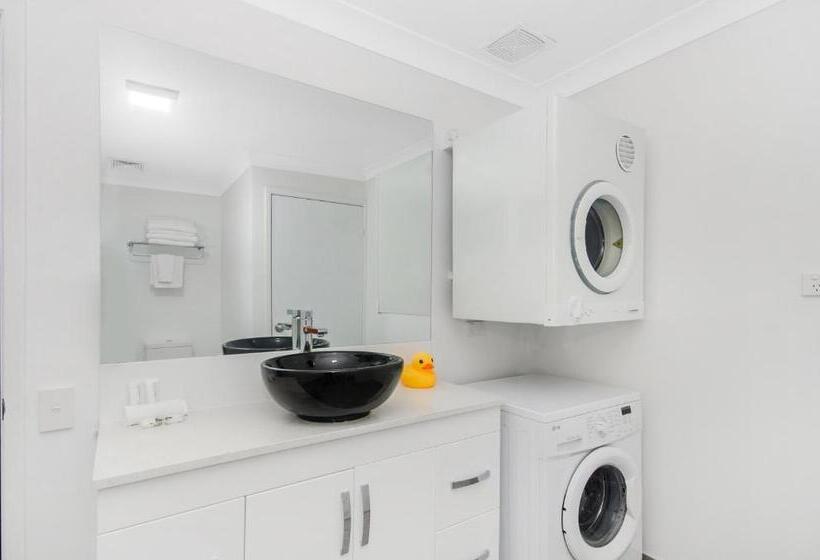 Вилла 3 Спальни, By The Sea Port Douglas