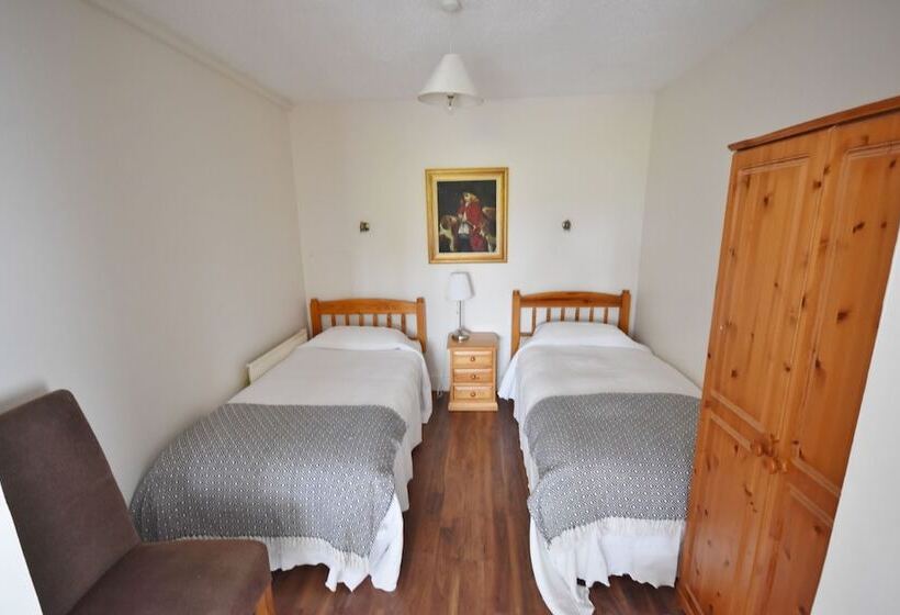 Семейный Номер, Knights Haven B&b