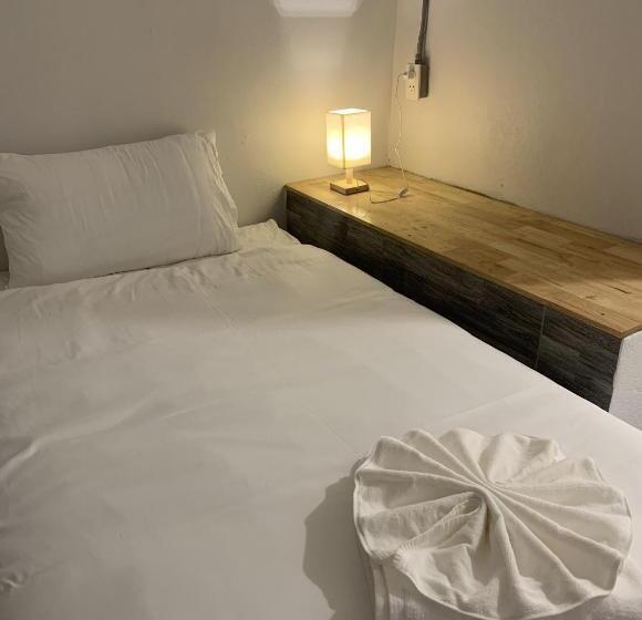 Трехместный Номер Deluxe, Life Hotel Rong Khun