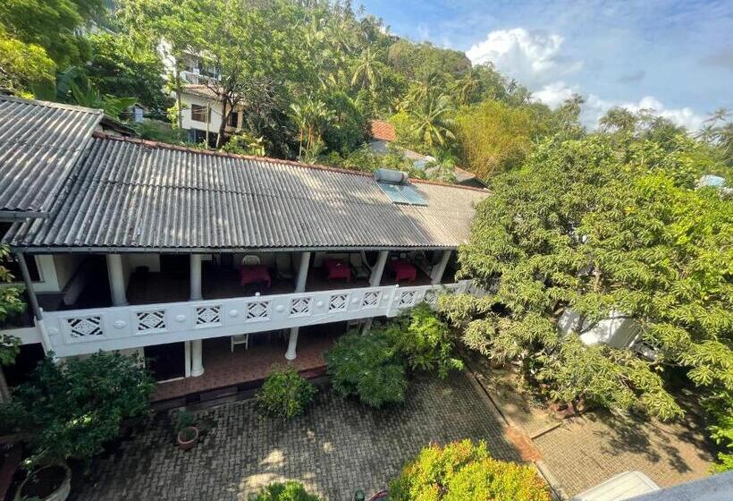 Номер Deluxe Вид на Море с Балконом, Serendipity Beach Hotel Unawatuna