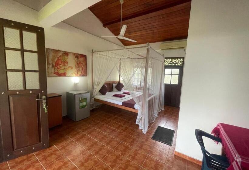 Номер Deluxe Вид на Море с Балконом, Serendipity Beach Hotel Unawatuna