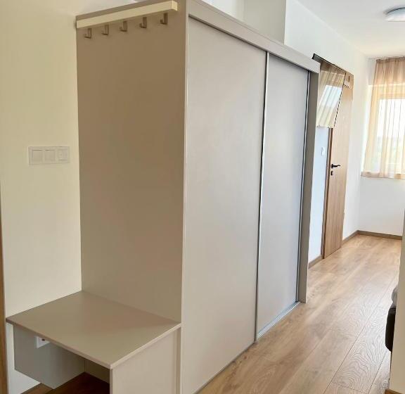 Номер Стандарт Трехместный, Panoráma Apartman Mogyoród