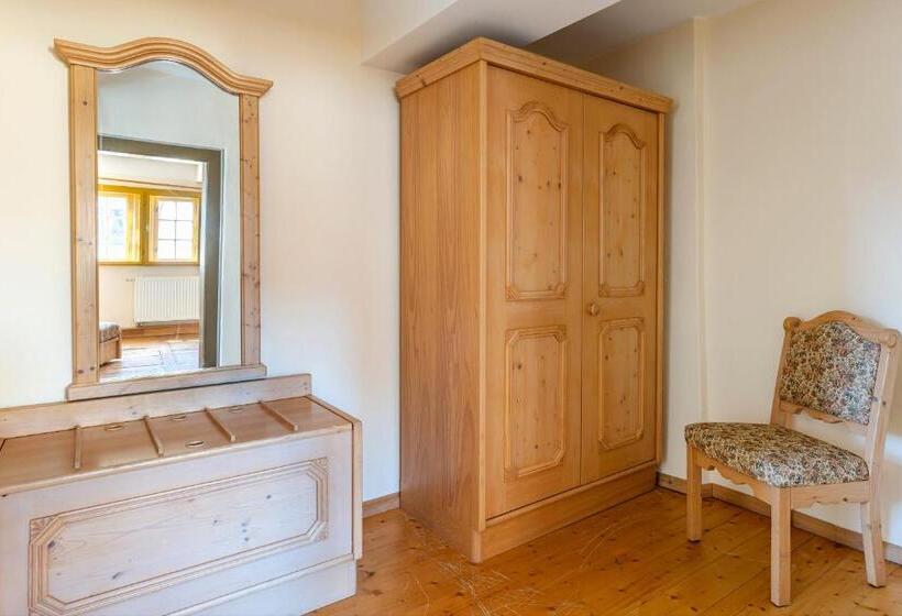 غرفة قياسية, Watzdorfer Geleitschenke Und Herberge