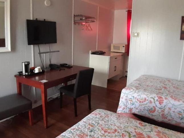 标准间, Regal Motel