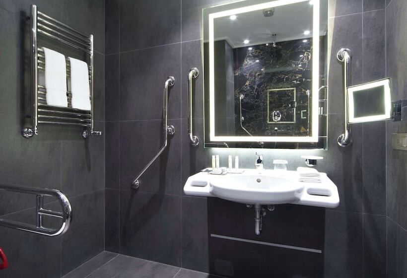 Номер Стандарт Двуспальная Кровать, Doubletree By Hilton Hotel Minsk