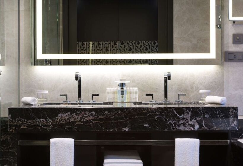 Люкс, Doubletree By Hilton Hotel Minsk