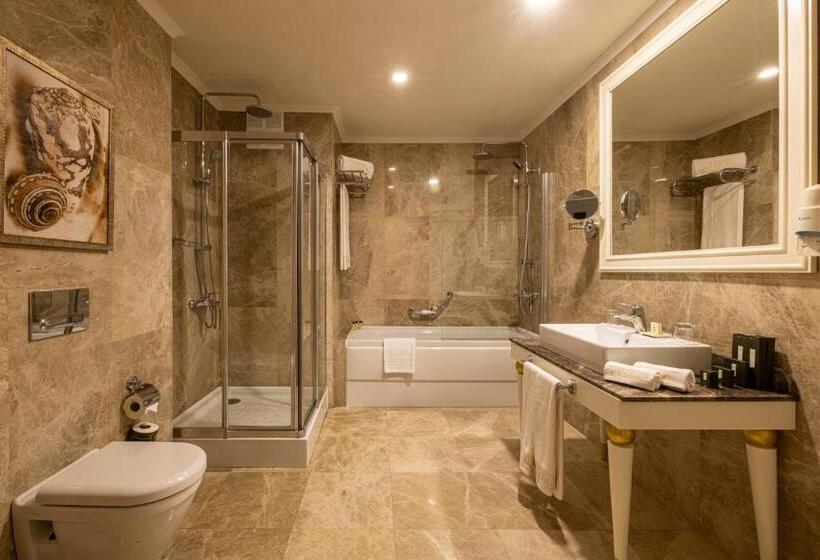 Люкс, Grand Pasha Hotel & Spa Kyrenia