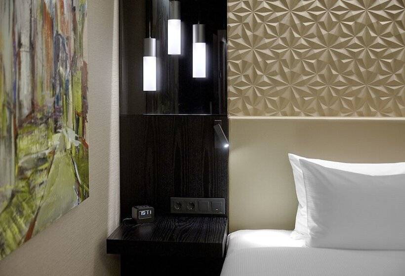 اتاق لوکس با چشم‌انداز, Hilton Tallinn Park