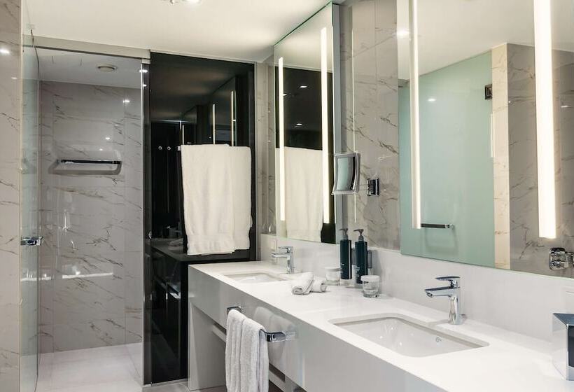 سوئیت با تخت بزرگ, Hilton Tallinn Park