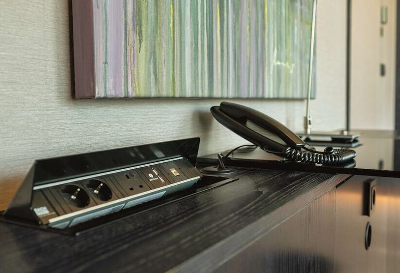 سوئیت با تخت بزرگ, Hilton Tallinn Park