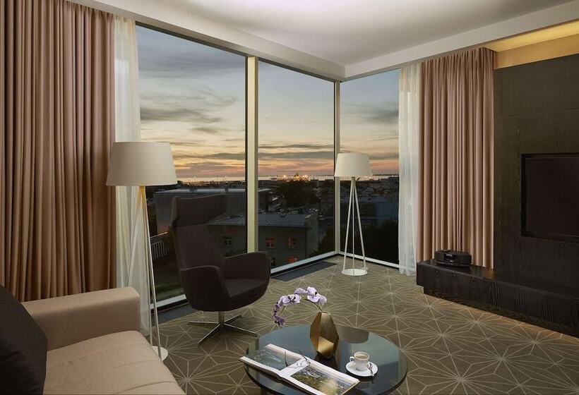 سوئیت با تخت بزرگ, Hilton Tallinn Park