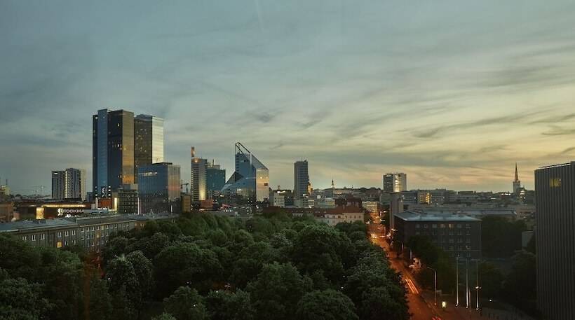 سوئیت با تخت بزرگ, Hilton Tallinn Park
