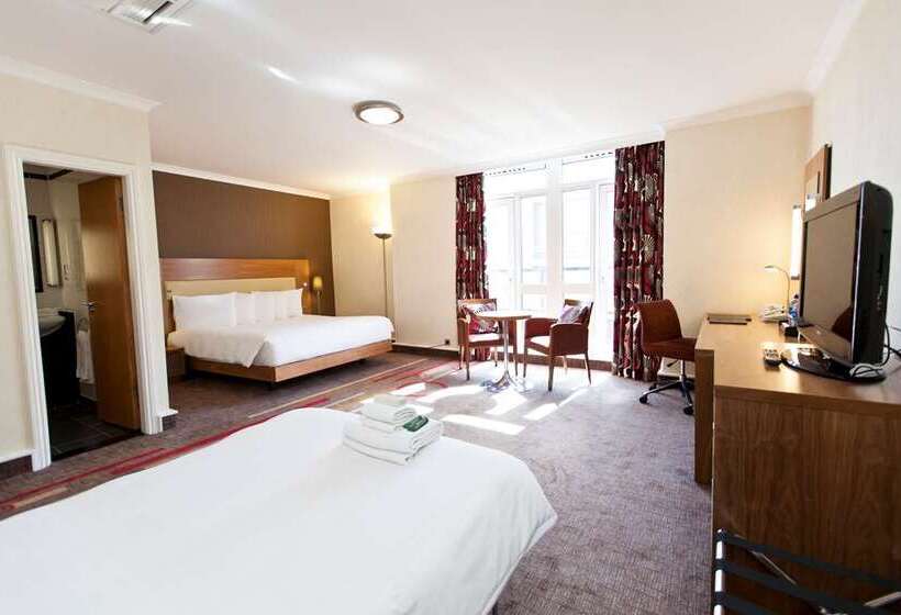 اتاق استاندارد با تخت بزرگ, Hilton Tallinn Park