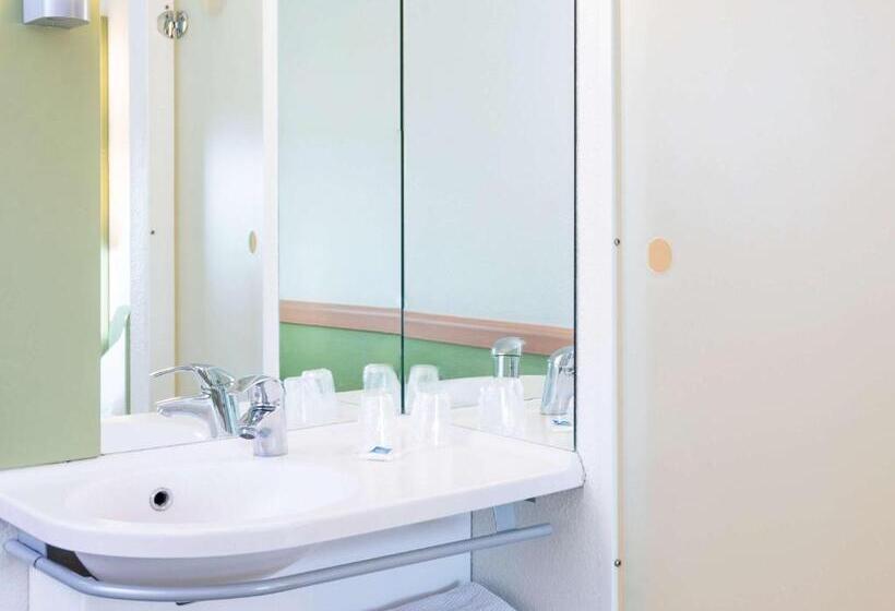 Номер Стандарт Трехместный, Ibis Budget Lyon Gerland