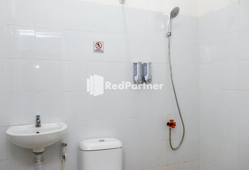 스탠다드 룸, Sahabat Pantai Guest House Mitra Reddoorz