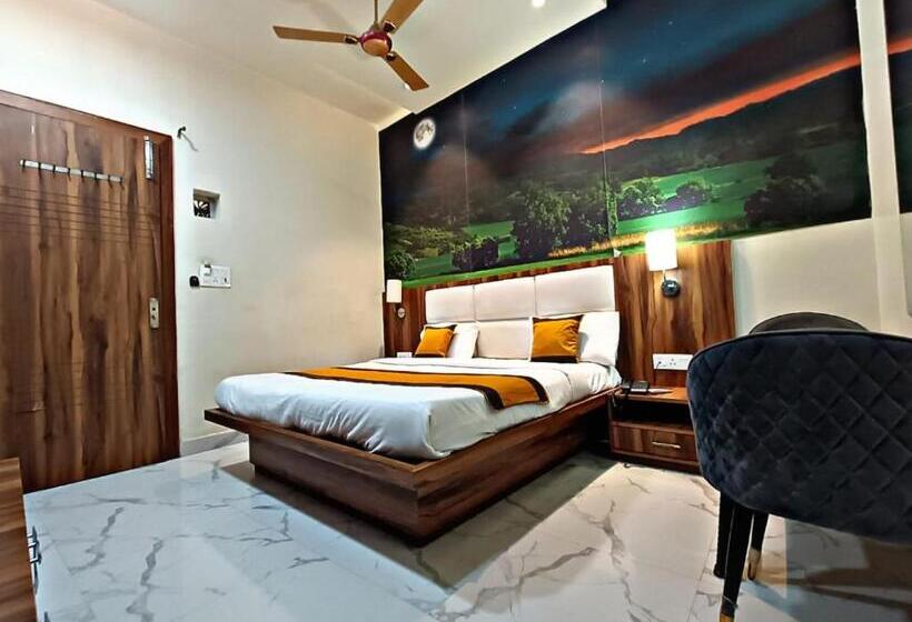 Quarto Deluxe, Virasat Palace