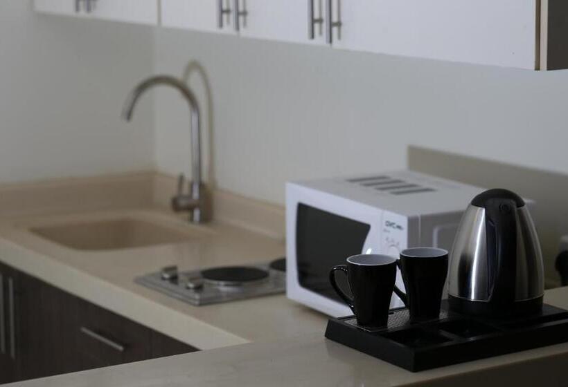 Suite with Terrace, ايتن للشقق المخدومه