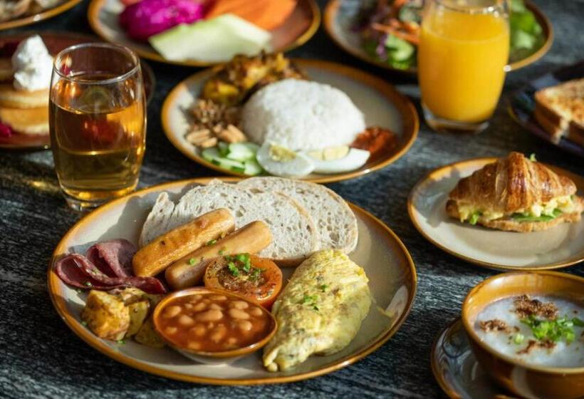 전망 디럭스룸 킹침대, Hyatt Centric Kota Kinabalu