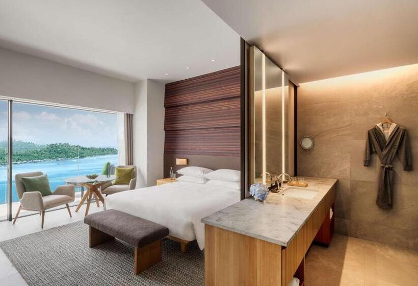 스탠다드 룸 킹사이즈 침대, Hyatt Centric Kota Kinabalu
