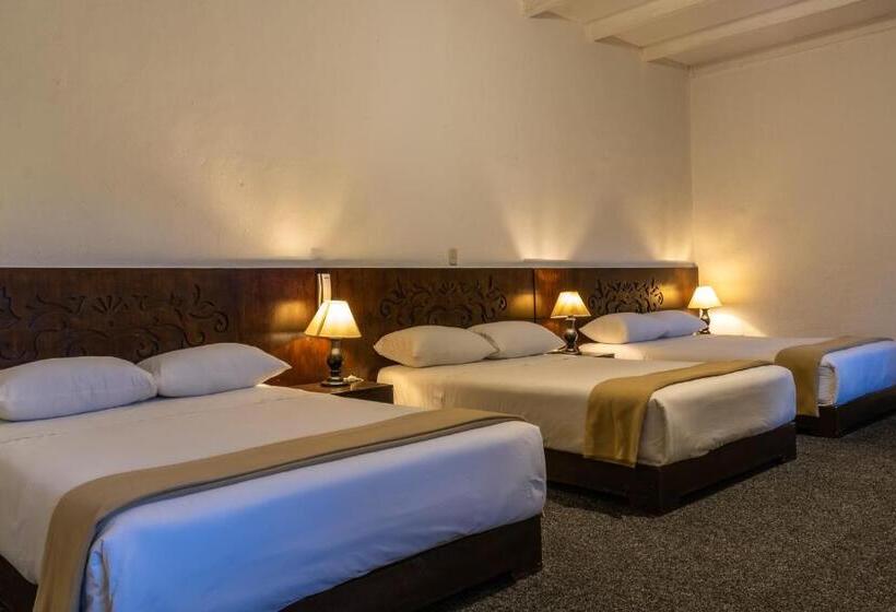 Номер Стандарт Трехместный, La Xalca Hotel   Asociado Casa Andina