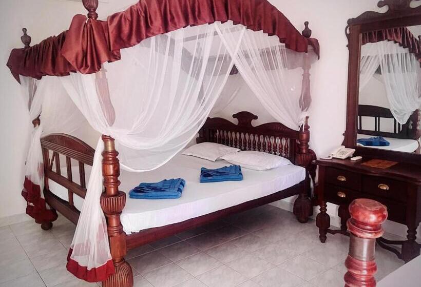 اتاق یک تخته با تراس, River View Banquet & Resort