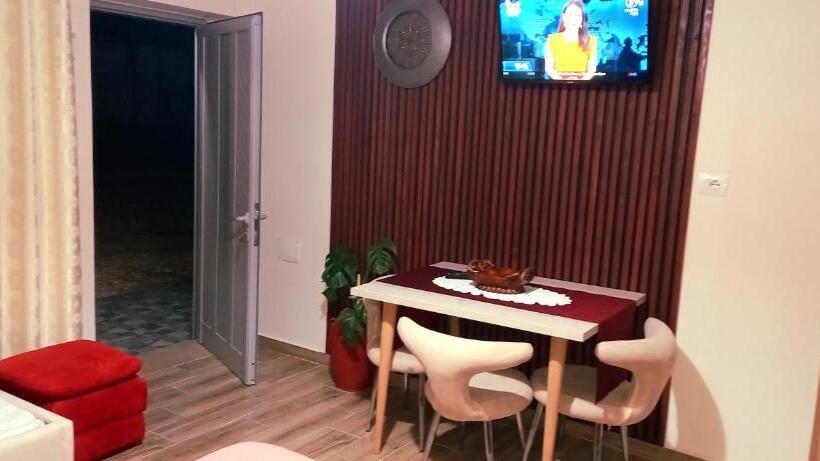 اتاق خانوادگی, Villa Heljos Apartaments