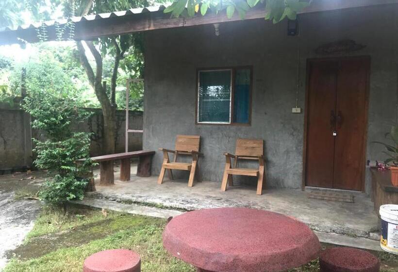 Номер Стандарт, บ้านภทรพรรณ ขุนยวม แม่ฮ่องสอน Pataraphan House, Khunyuam, Maehongson, Thailand