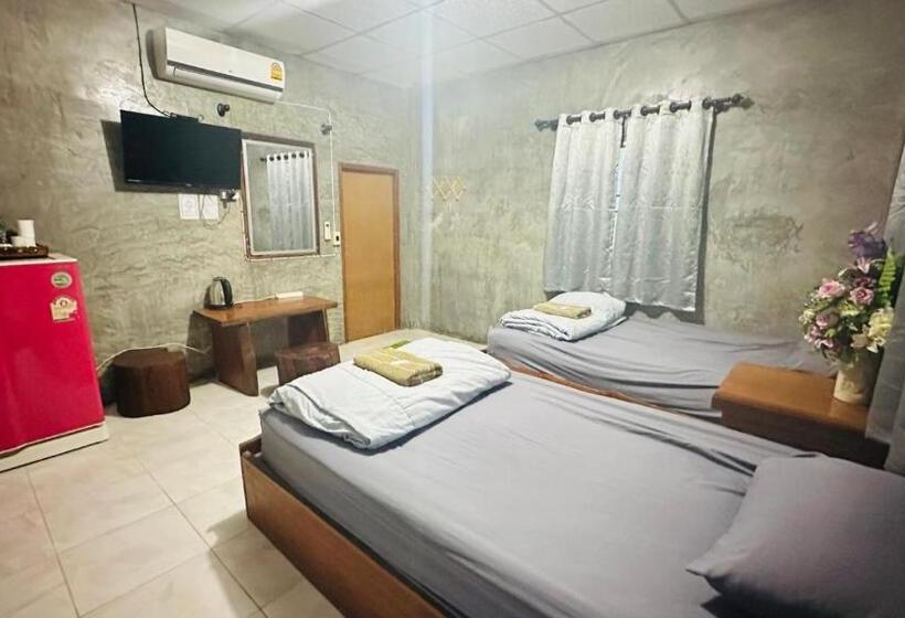 Номер Стандарт, บ้านภทรพรรณ ขุนยวม แม่ฮ่องสอน Pataraphan House, Khunyuam, Maehongson, Thailand