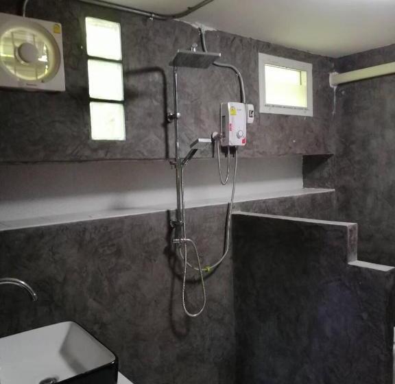 Семейный Номер, บ้านภทรพรรณ ขุนยวม แม่ฮ่องสอน Pataraphan House, Khunyuam, Maehongson, Thailand