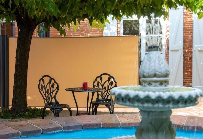 Люкс Повышенной Комфортности, Le Prieuré   Suites Romantiques Spa Privatif, Piscine, Jardin, Massages Proche De Toulouse
