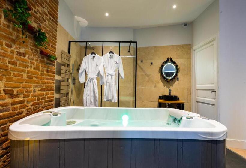 Люкс Повышенной Комфортности, Le Prieuré   Suites Romantiques Spa Privatif, Piscine, Jardin, Massages Proche De Toulouse