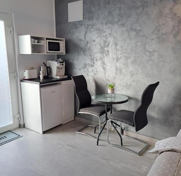 اتاق استاندارد, Kevin&jessica Rooms