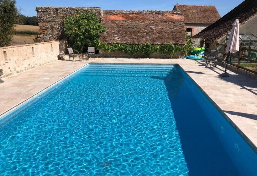 Трехместный Номер Deluxe, Chateau Mareuil