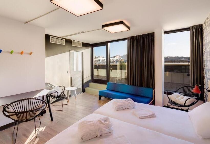 استودیوی لوکس, Generator Paris