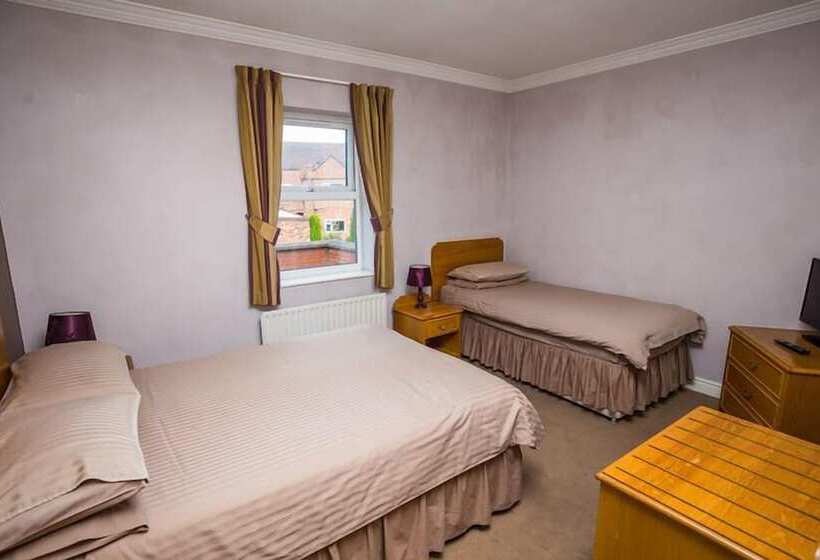 Семейный Номер, Globe Inn