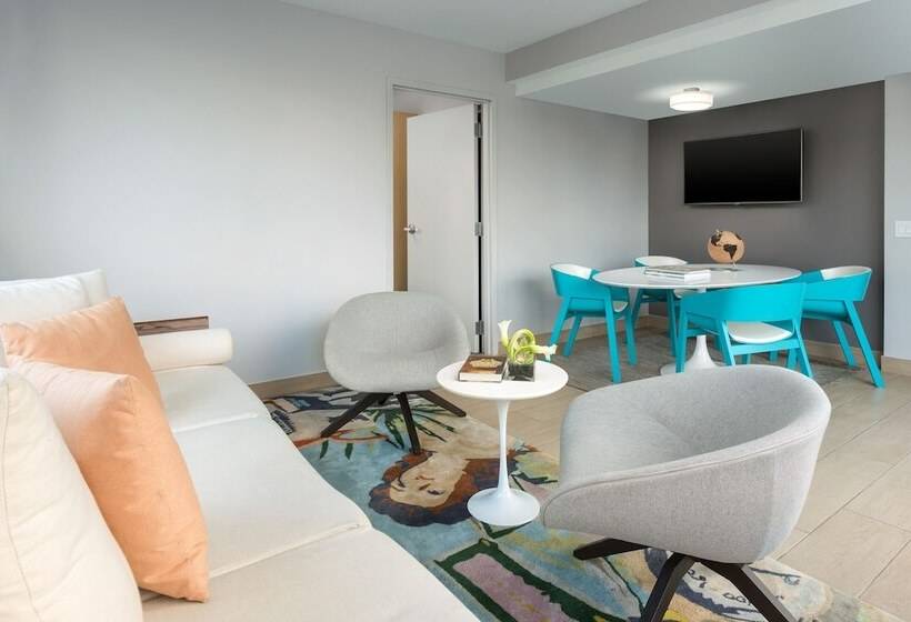 Люкс, The Gates Hotel South Beach