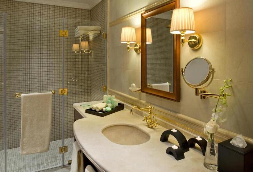 Quarto Executivo, Warwick Doha