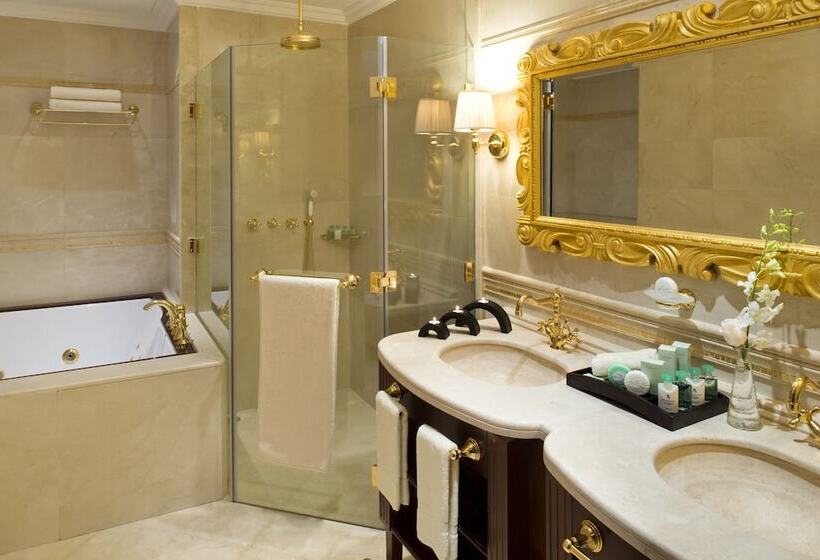 Quarto Superior, Warwick Doha