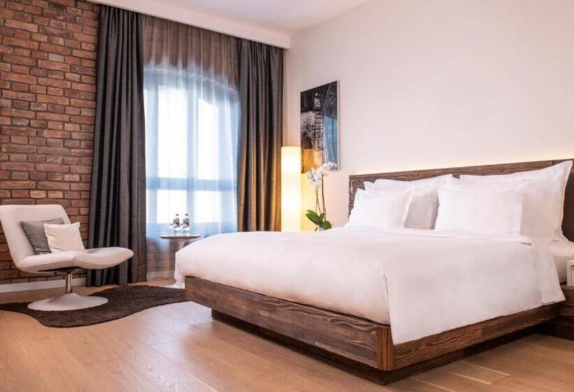 اتاق اجرایی, Radisson Collection Hotel, Old Mill Belgrade